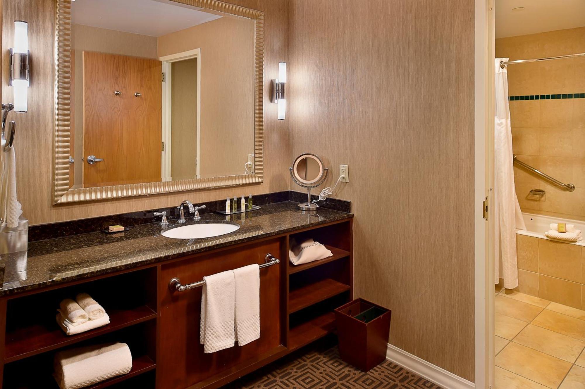 Doubletree By Hilton Hotel St. Louis - Chesterfield Dış mekan fotoğraf